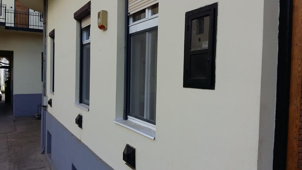 Civis Gold Apartman Debrecen Esterno foto